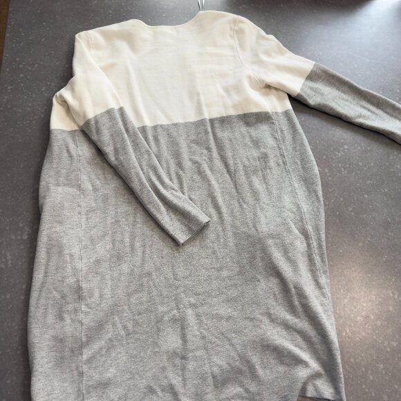 Liz Claiborne Cream & Gray Colorblock Open Front Cardigan - Size Medium - Picture 5 of 9